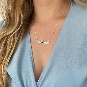 Colar personalizado com nome sombreado