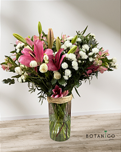 ARRANJO 4 MIX DE FLORES NO VASO DE VIDRO – TAMANHO (GG)