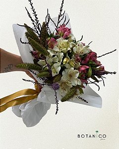 BUQUÊ 12 MIX DE FLORES - 40 A 50 CM