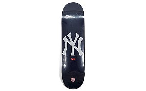 SUPREME - Shape de Skate New York Yankees "Marinho" -NOVO-