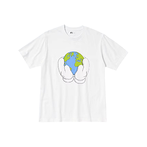 UNIQLO x KAWS - Camiseta Peace For All "Branco" -NOVO-