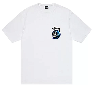 STUSSY x BORN & RAISED - Camiseta 8 Ball "Branco" -NOVO-