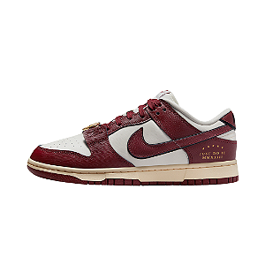 NIKE - Dunk Low SE "SisterHood Sail/Team Red" -NOVO-