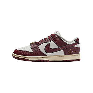 NIKE - Dunk Low SE "SisterHood Sail/Team Red" -NOVO-