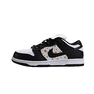 NIKE x SUPREME - SB Dunk Low Stars NIKE x SUPREME - SB Dunk Low Stars