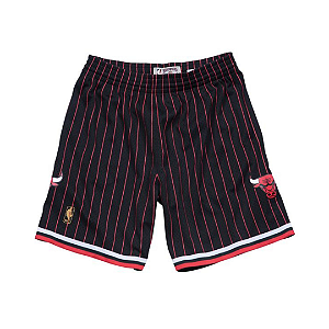 MITCHELL & NESS - Bermuda Swingman Alternate Chicago Bulls 1996-97 "Preto" -NOVO-