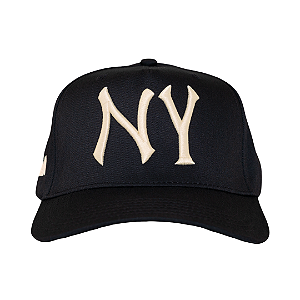 OMA DESIGN STUDIOS - Boné NY Curved Brim "Preto/Creme" -NOVO-
