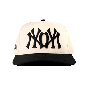 OMA DESIGN STUDIOS - Boné NY NY Curved Brim "Creme/Preto" -NOVO-