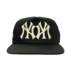 OMA DESIGN STUDIOS - Boné NY NY "Preto/Creme" -NOVO-