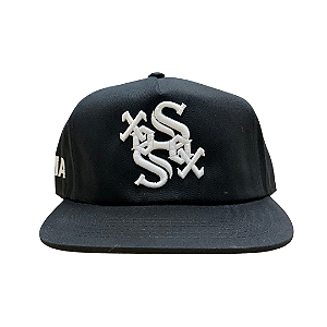 OMA DESIGN STUDIOS - Boné SOX SOX "Preto/Branco" -NOVO-