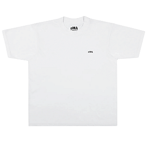OMA DESIGN STUDIOS - Camiseta Gallery "Branco" -NOVO-