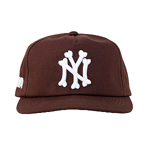 OMA DESIGN STUDIOS - Boné NY Bones "Marrom" -NOVO-