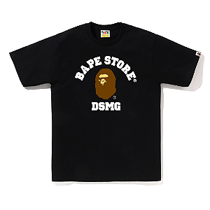 BAPE x DOVER STREET MARKET - Camiseta College Store Ginza "Preto" -NOVO-