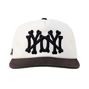 OMA DESIGN STUDIOS - Boné NY NY Bones "Creme/Marrom" -NOVO-