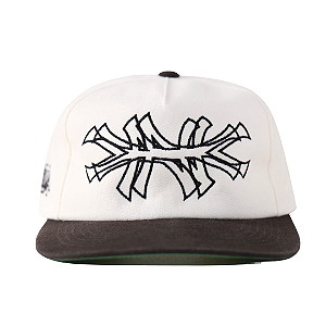 OMA DESIGN STUDIOS - Boné NY 2D "Creme/Marrom" -NOVO-