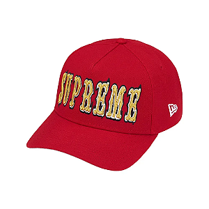 SUPREME X NEW ERA - Boné Gothic Outline Adjustable SS26 "Vermelho" -NOVO-