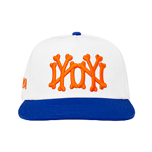 OMA DESIGN STUDIOS - Boné NY NY Bones MSG "Creme/Azul" -NOVO-