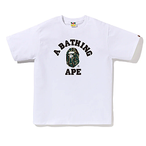 BAPE - Camiseta Trial Camo College "Branco/Verde" -NOVO-