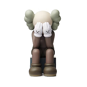 PRÉ VENDA - KAWS - Boneco Passing Trough Open Edition Vinyl Figure "Brown"- NOVO-