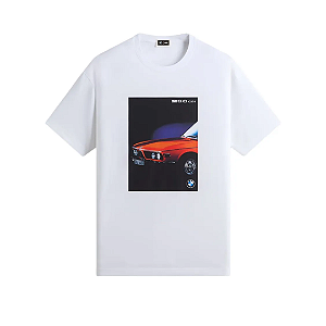 KITH x BMW - Camiseta CSI 3.0 Photo "Branco" -NOVO-