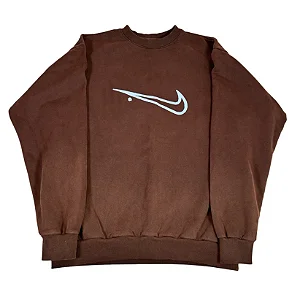 PRÉ VENDA - NIKE x TRAVIS SCOTT - Moletom CJ Reverse Swoosh Crewneck "Marrom" -NOVO-