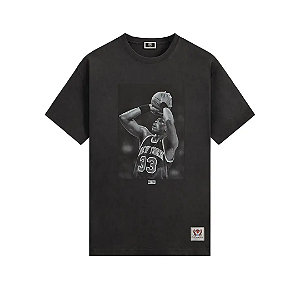 KITH x NBA - Camiseta The New York Knicks "Patrick Ewing" Vintage "Preto" -NOVO-