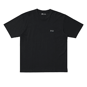 UNIQLO x KAWS - Camiseta Universe Moon UT "Preto" -NOVO-