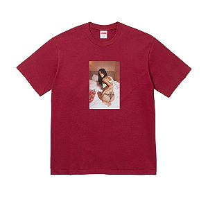 SUPREME x LARRY CLARK - Camiseta Neighbor FW26 "Vinho" -NOVO-