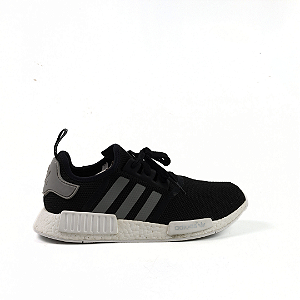 ADIDAS - NMD R1 "Black/Charcoal" -USADO-