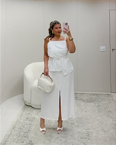 Conjunto Off White Assimétrico com Saia Longuete Quality Moda Plus Size Dvs