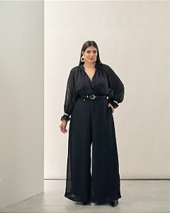 Macacão Transpassado com Babado na Gola Preto Quality Moda Plus Size Brit Preview qbl