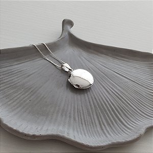 Relicário Redondo Personalizado em Prata