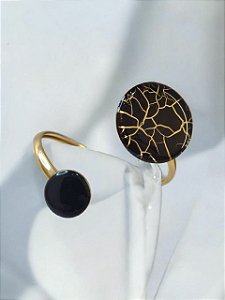 Bracelete Dourado Em Resina Mesclada