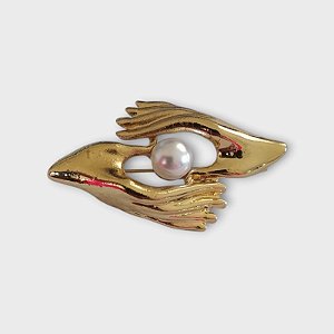 Broche Mão com Pérola Central
