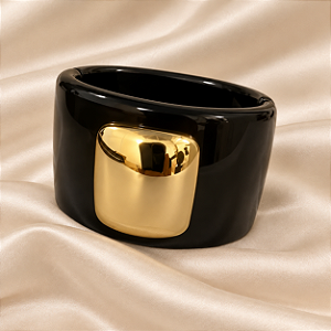 Bracelete Marrom com Detalhe Dourado