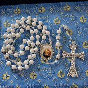 Terço de Noiva Sagrada Família (Prata Porcelana)
