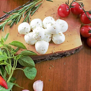 Queijo Cerejinha de Búfala 1kg - LA BUFALINA