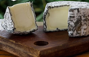 Queijo Cremoso da Mantiqueira kg - CAPRIL DO BOSQUE