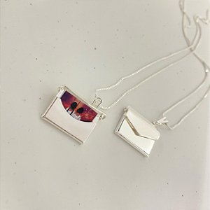 COLAR RELICÁRIO CARTINHA 45CM