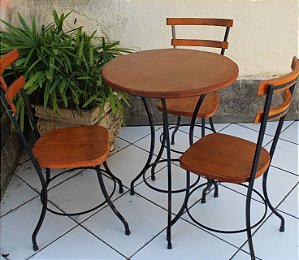 Conjunto de Mesa redonda em Madeira de Demoliçao