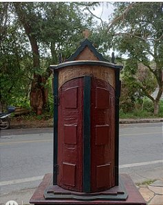 Oratorio em madeira com gaveta