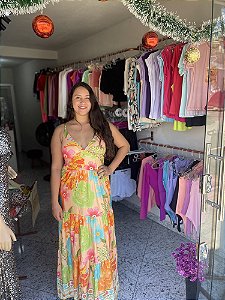 Vestido longo com estampas tropicais