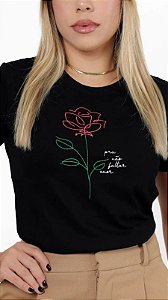 T-SHIRT FLOR PRA NAO FALTAR AMOR - PRETO