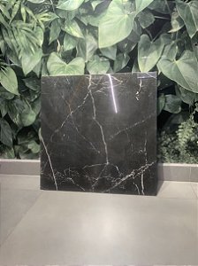 Piso cerâmico NERO ELEVATO Polido Retificado 66x66 Classe C - FORMIGRES
