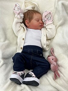 Bebê Reborn Laura Realista – Boneca com Cabelinho Fio a Fio e Enxoval Completo