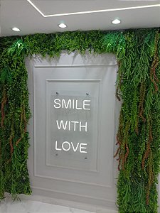 Letreiro Luminoso Painel Smile With Love 60x100 - Rei do neon