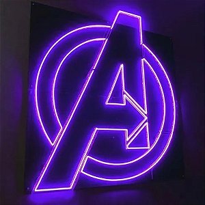 Letreiro Luminoso Painel Neon Avengers 60x60 - Rei do neon