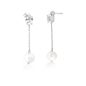 BRINCO PÊNDULO COM CRISTAL OVAL E PÉROLA SHELL BANHADO A RÓDIO BRANCO