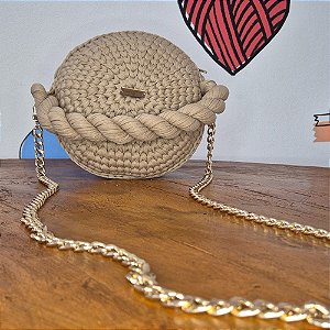 Bolsa Pérola Dourada Redonda em Crochê com Corrente Dourada