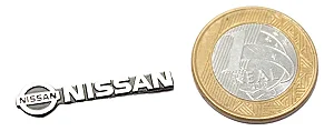 Mini Emblema Nissan March Frontier Kicks Sentra Versa Livina